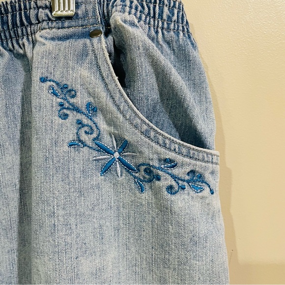 TRADITION COUNTRY COLLECTION WOMEN'S JEANS SHORTS - Picture 2 of 8